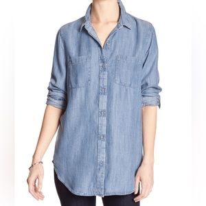 Banana Republic's Women’s boyfriend cut Chambray Medium Blue denim shirt…